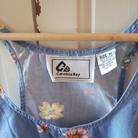 Carolina Bay Vintage Floral Chambrey Scoop Neck Front Pockets Size Medium - Picture 5 of 5